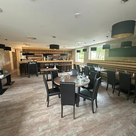 V Korunach Stromu Apartman