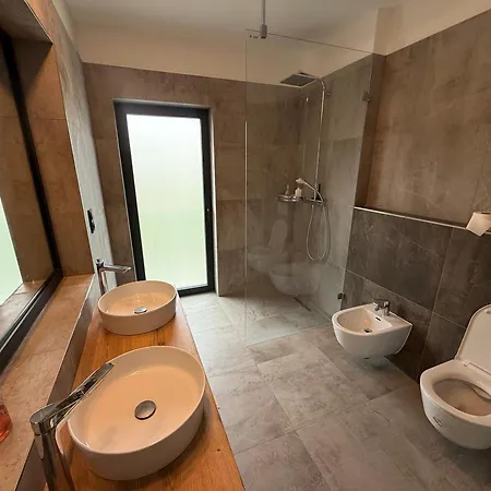 Apartman V Korunach Stromu *