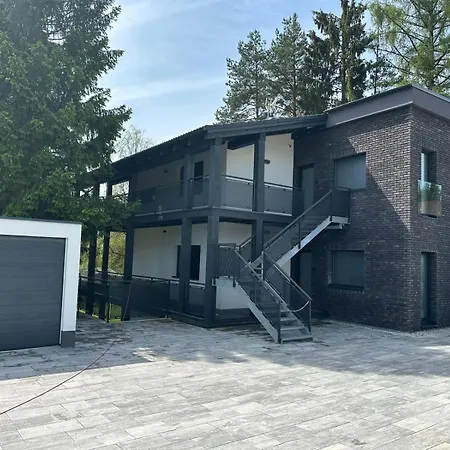 V Korunach Stromu Apartman *