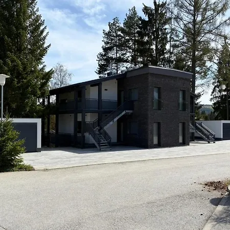 V Korunach Stromu Apartman *