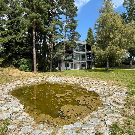 V Korunach Stromu